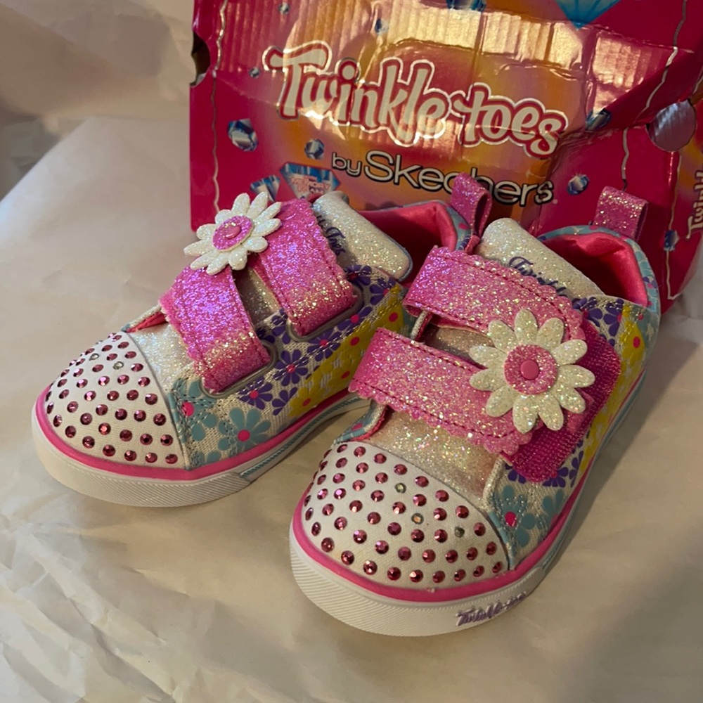 Sketchers Twinkle Toes- light up sneakers - size 9